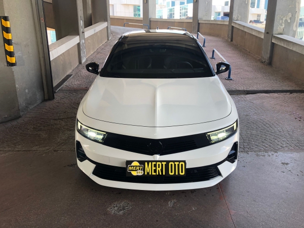 2025 Opel Astra 1.2t Gs Çi̇ft Rnk Cam Tvn.13.000km Temi̇z Bakmlı