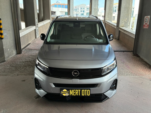 2025 Opel Combo 1.5 D Essent.25.000km Otomtk Temi̇z Bakımlı