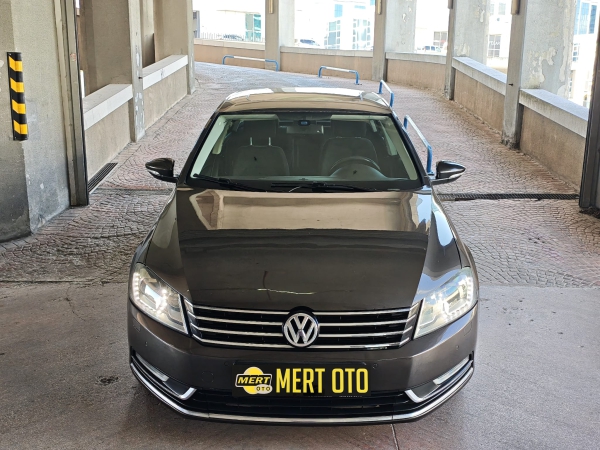 2013 Passat 1.6 Tdı Bmt Snrf.Led.Far Cmfrt Temi̇z Bakımlı